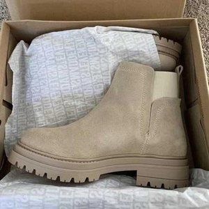 NWT - Steve Madden Moira suede boots - 7.5